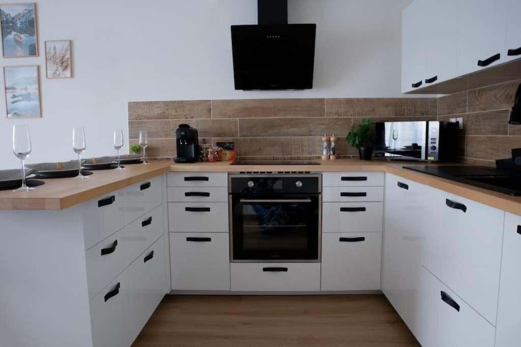 Luxury Apartment «Le Jurassien», Gex-Geneve Cessy Exterior photo