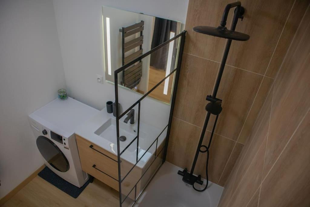 Luxury Apartment «Le Jurassien», Gex-Geneve Cessy Exterior photo